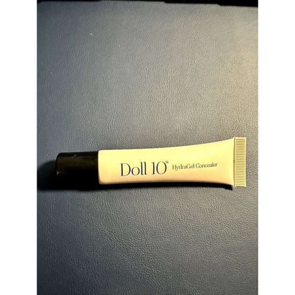 DOLL 10 HYDRAGEL CONCEALER .40 OZ - NEW, NEVER OPENED